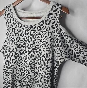 No Comment Sweatshirt Gray Black Leopard Cold Shoulder Edgy Metal Punk XL